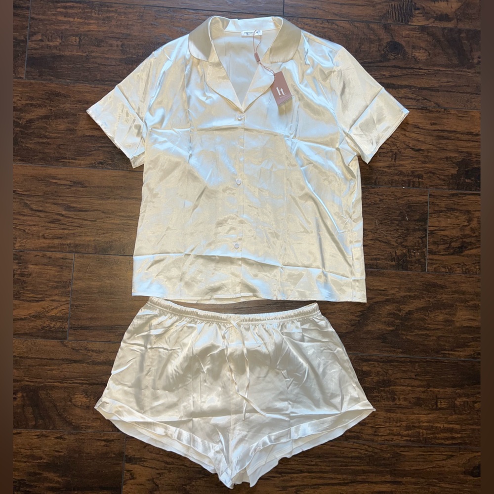 Women’s Ivory Silk Pajama Set